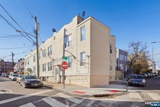 17 Myrtle Avenue, Jersey City, NJ 07305
