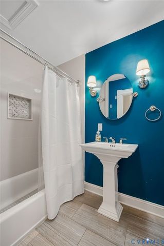 2028 W Main St, Richmond, VA 23220