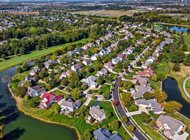 5962 Heritage Lakes Drive, Hilliard, OH 43026