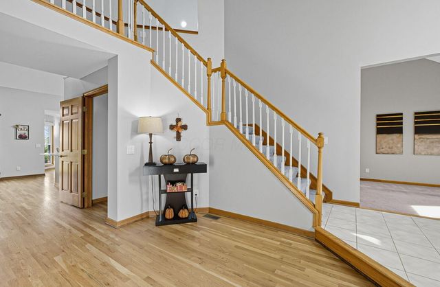 5962 Heritage Lakes Drive, Hilliard, OH 43026