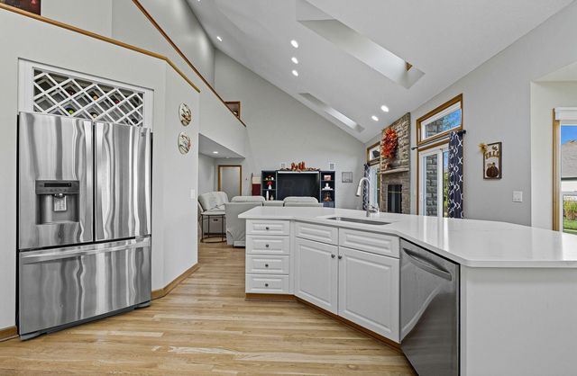 5962 Heritage Lakes Drive, Hilliard, OH 43026