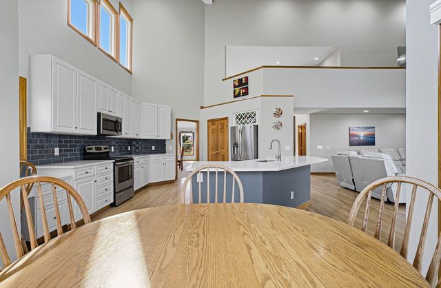 5962 Heritage Lakes Drive, Hilliard, OH 43026