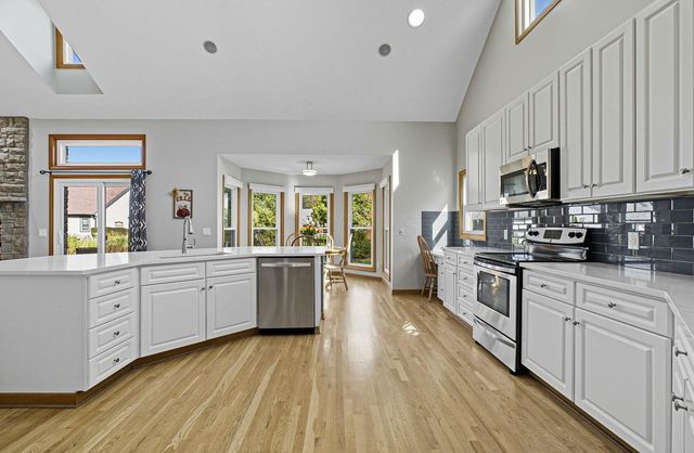 5962 Heritage Lakes Drive, Hilliard, OH 43026