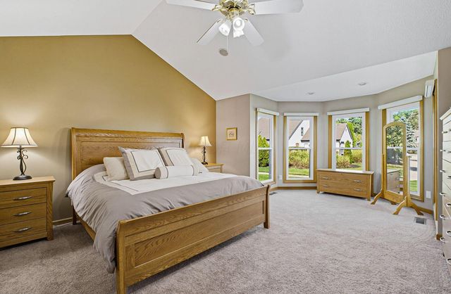 5962 Heritage Lakes Drive, Hilliard, OH 43026