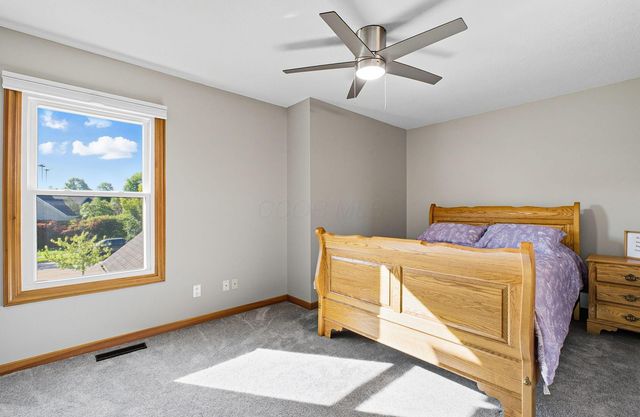 5962 Heritage Lakes Drive, Hilliard, OH 43026