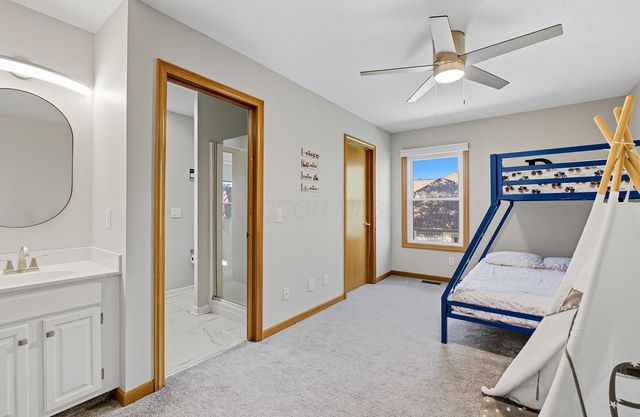 5962 Heritage Lakes Drive, Hilliard, OH 43026