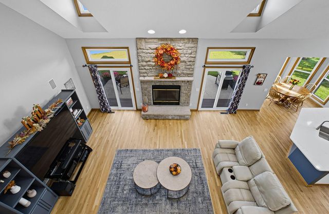 5962 Heritage Lakes Drive, Hilliard, OH 43026