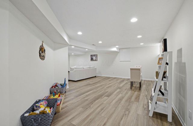 5962 Heritage Lakes Drive, Hilliard, OH 43026