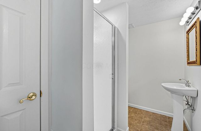 5962 Heritage Lakes Drive, Hilliard, OH 43026