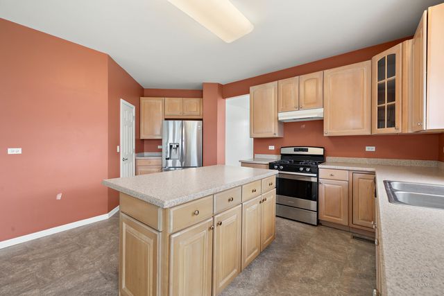 10999 Manhattan Drive, Huntley, IL 60142