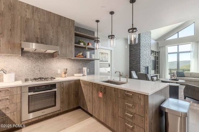 1702 W Glencoe Mountain Way 7112, Park City, UT 84060