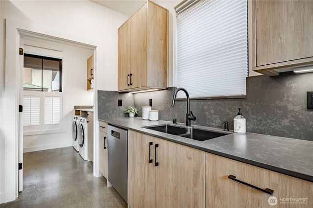 204 Pebblebrook Drive, Lynden, WA 98264