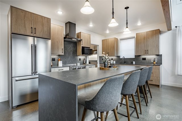 204 Pebblebrook Drive, Lynden, WA 98264
