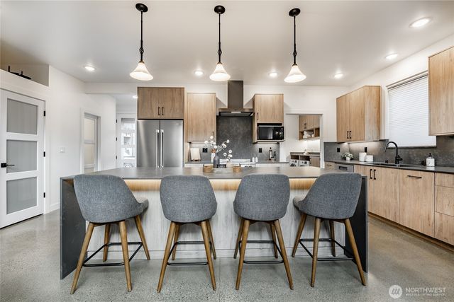 204 Pebblebrook Drive, Lynden, WA 98264