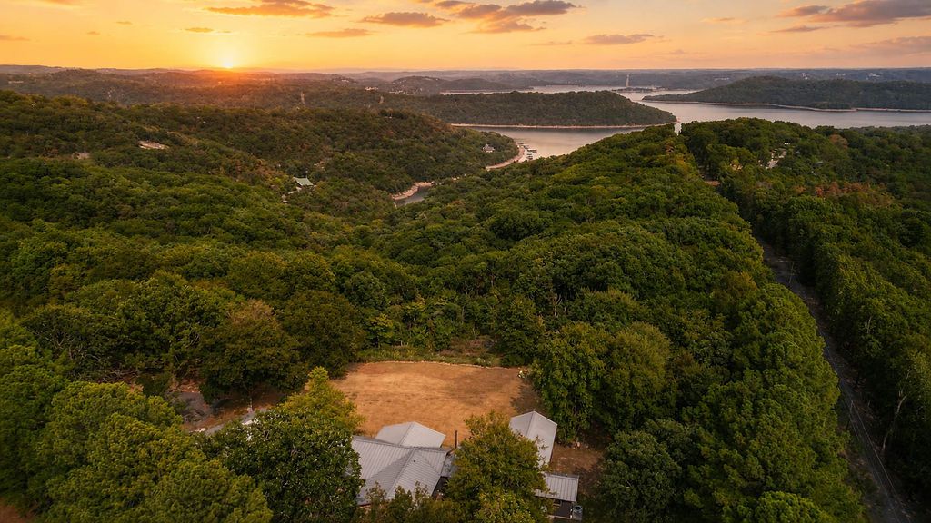 13122 Shaffer Road, Garfield, AR 72732
