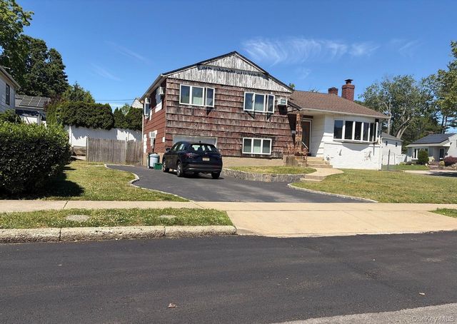 524 Pontiac Road, East Meadow, NY 11554