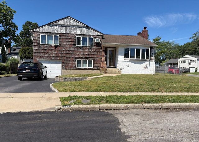 524 Pontiac Road, East Meadow, NY 11554