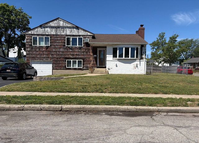524 Pontiac Road, East Meadow, NY 11554