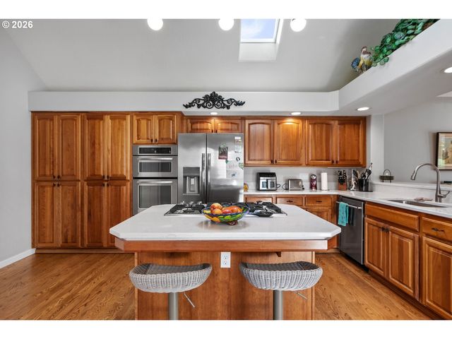 32279 Sw LAKE Dr, Wilsonville, OR 97070