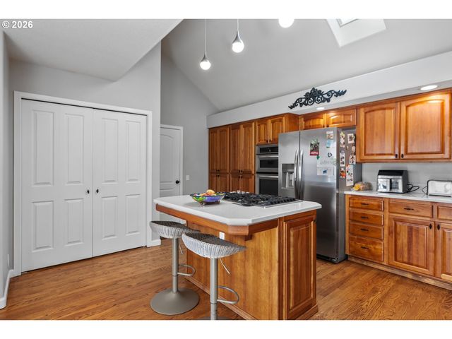 32279 Sw LAKE Dr, Wilsonville, OR 97070