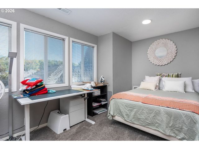 32279 Sw LAKE Dr, Wilsonville, OR 97070