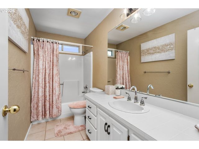 32279 Sw LAKE Dr, Wilsonville, OR 97070