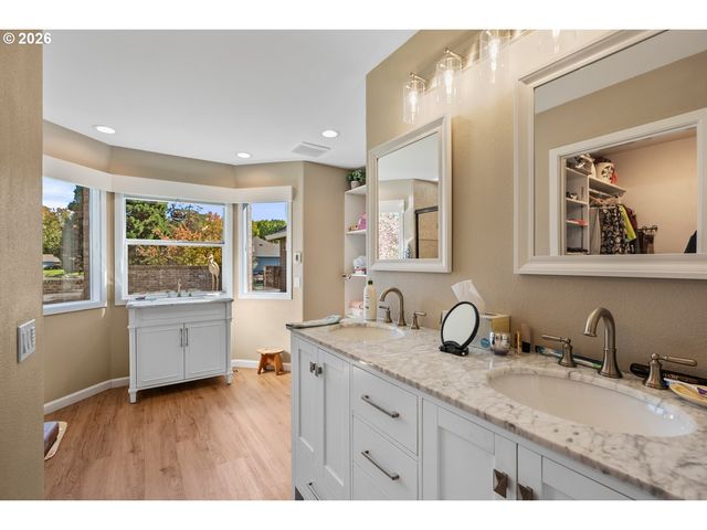 32279 Sw LAKE Dr, Wilsonville, OR 97070
