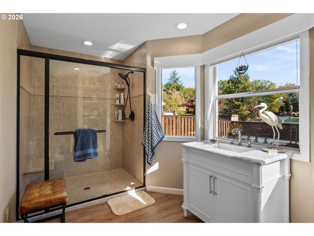 32279 Sw LAKE Dr, Wilsonville, OR 97070