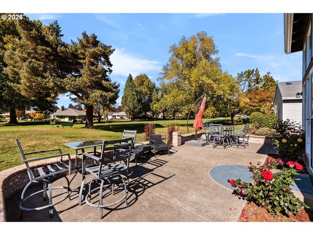 32279 Sw LAKE Dr, Wilsonville, OR 97070