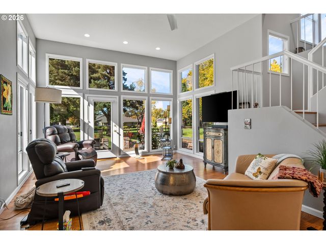32279 Sw LAKE Dr, Wilsonville, OR 97070
