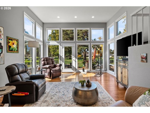 32279 Sw LAKE Dr, Wilsonville, OR 97070