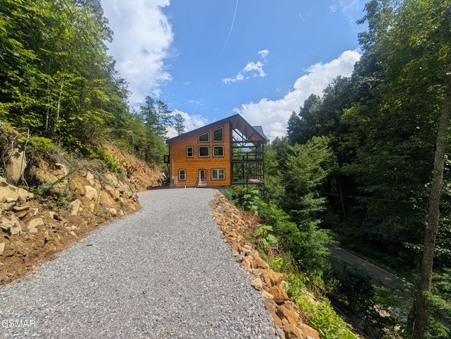 928 Ski Mountain Road, Gatlinburg, TN 37738