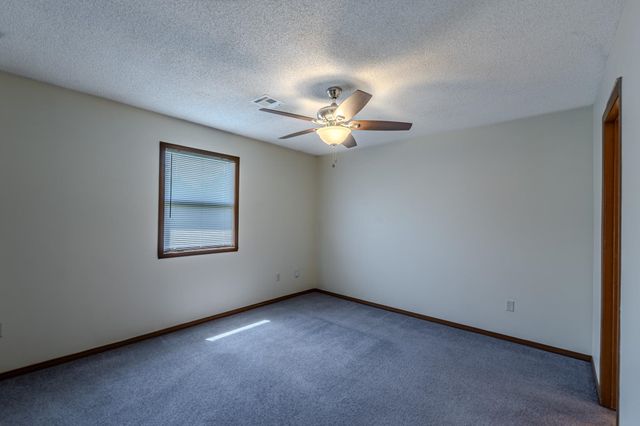 207 S Westview Dr, Derby, KS 67037