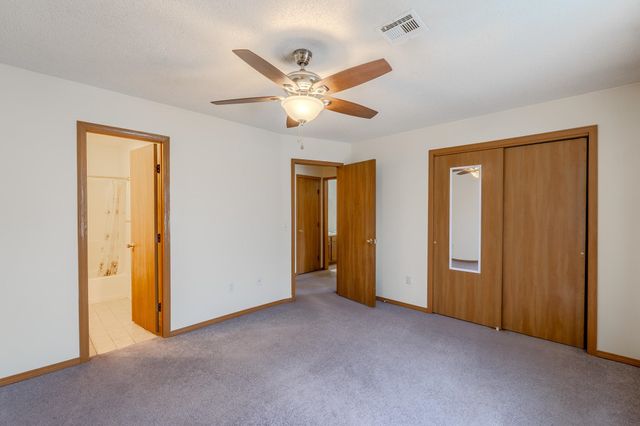 207 S Westview Dr, Derby, KS 67037