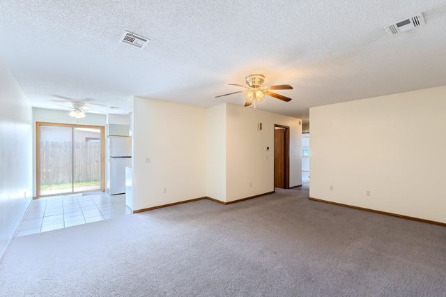 207 S Westview Dr, Derby, KS 67037