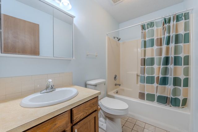 207 S Westview Dr, Derby, KS 67037