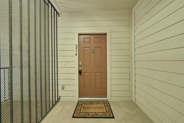 6607 Lake Woodlands Drive 234, The Woodlands, TX 77382