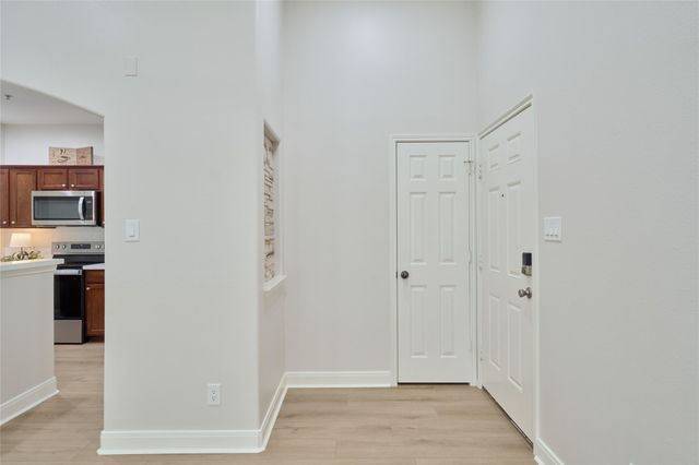 6607 Lake Woodlands Drive 234, The Woodlands, TX 77382