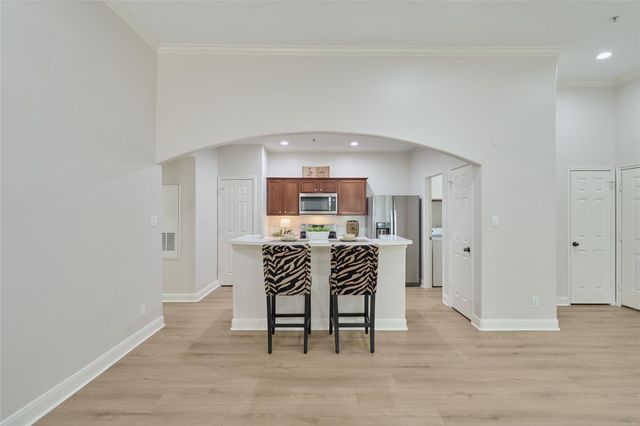 6607 Lake Woodlands Drive 234, The Woodlands, TX 77382