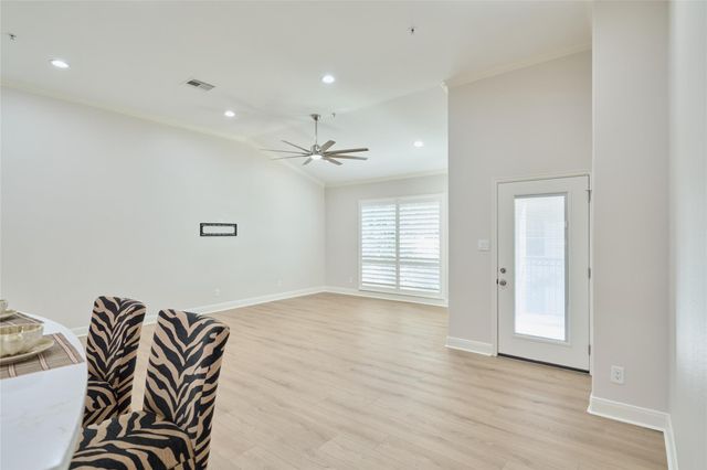 6607 Lake Woodlands Drive 234, The Woodlands, TX 77382