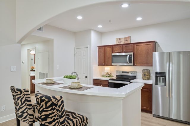 6607 Lake Woodlands Drive 234, The Woodlands, TX 77382