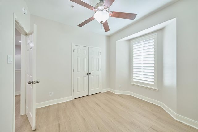 6607 Lake Woodlands Drive 234, The Woodlands, TX 77382