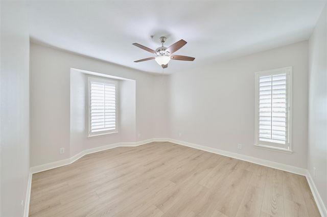 6607 Lake Woodlands Drive 234, The Woodlands, TX 77382