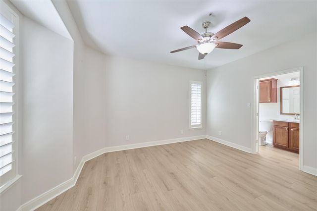 6607 Lake Woodlands Drive 234, The Woodlands, TX 77382