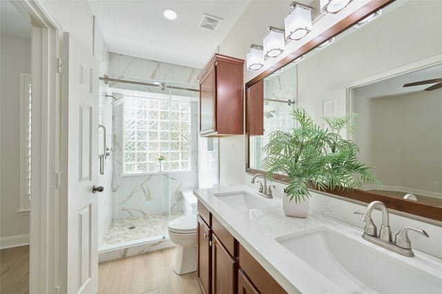 6607 Lake Woodlands Drive 234, The Woodlands, TX 77382