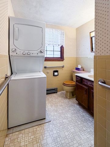 1 Old Coach Road, Hudson, NH 03051