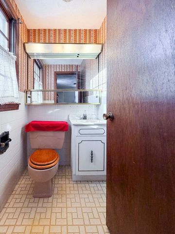 1 Old Coach Road, Hudson, NH 03051