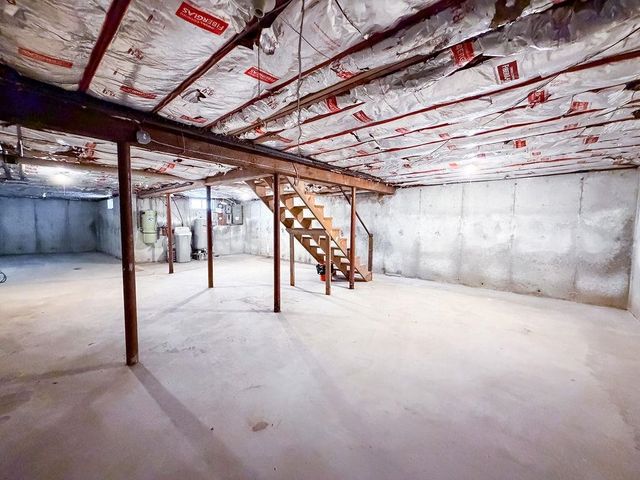 1 Old Coach Road, Hudson, NH 03051