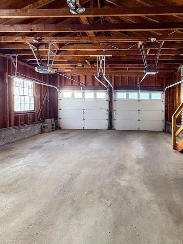 1 Old Coach Road, Hudson, NH 03051