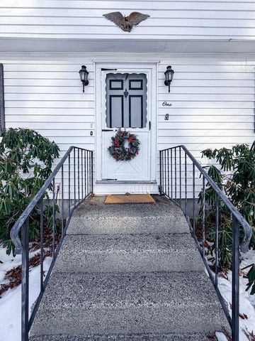 1 Old Coach Road, Hudson, NH 03051